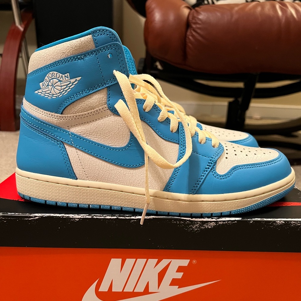 Jordan 1 Retro OG High UNC Reimagined 
Worn 4x